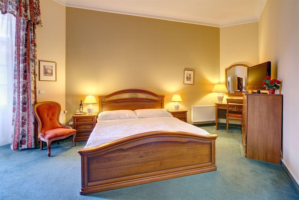 Bishop'S House Hotel Prague Room photo